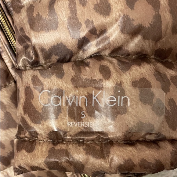 Calvin Klein Leopard/Brown Reversible Down Puffer Coat - Picture 8 of 8